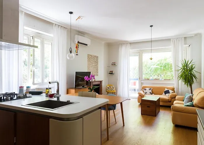 Garden Apartment *