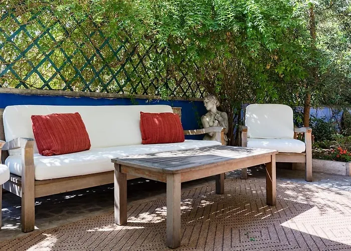 Garden Apartment *